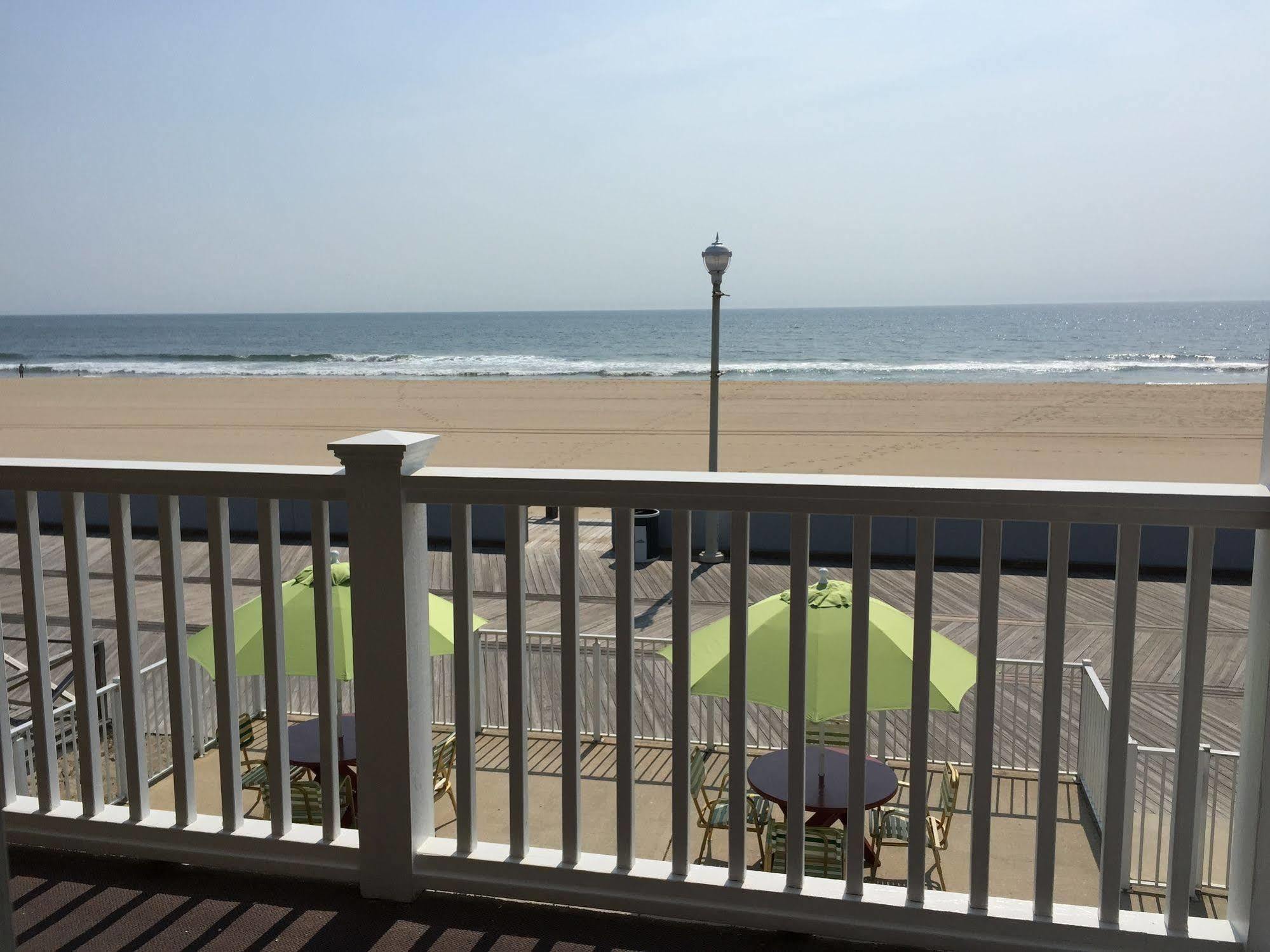 Fish Tales Boardwalk Inn & Ocean Mecca Motel Ocean Stadt Exterior foto